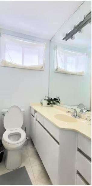 Queen Bedroom With Private Washroom Near 401, 404, Dvp, Markham, North York, Free Parking Toronto Exterior foto